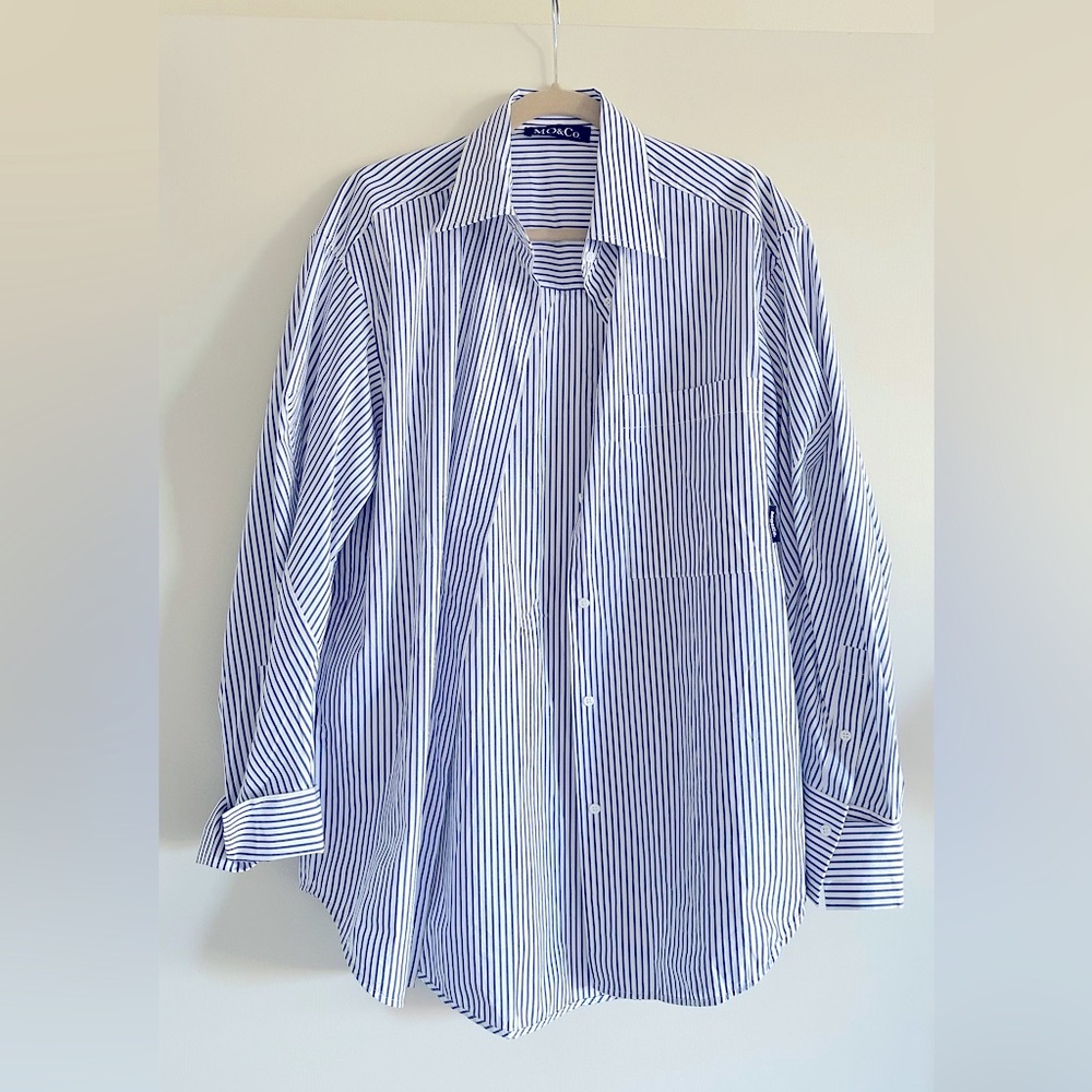Mo&co oversized blue/white striped button down with batwing sleeves